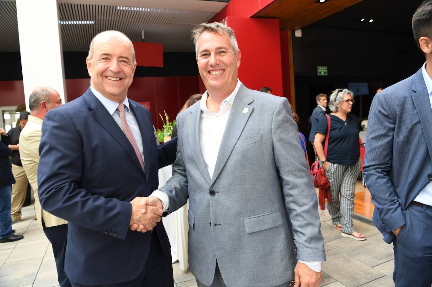 Fotos: Encuentro con el presidente de la Confederación Canaria de Empresarios, Pedro Ortega