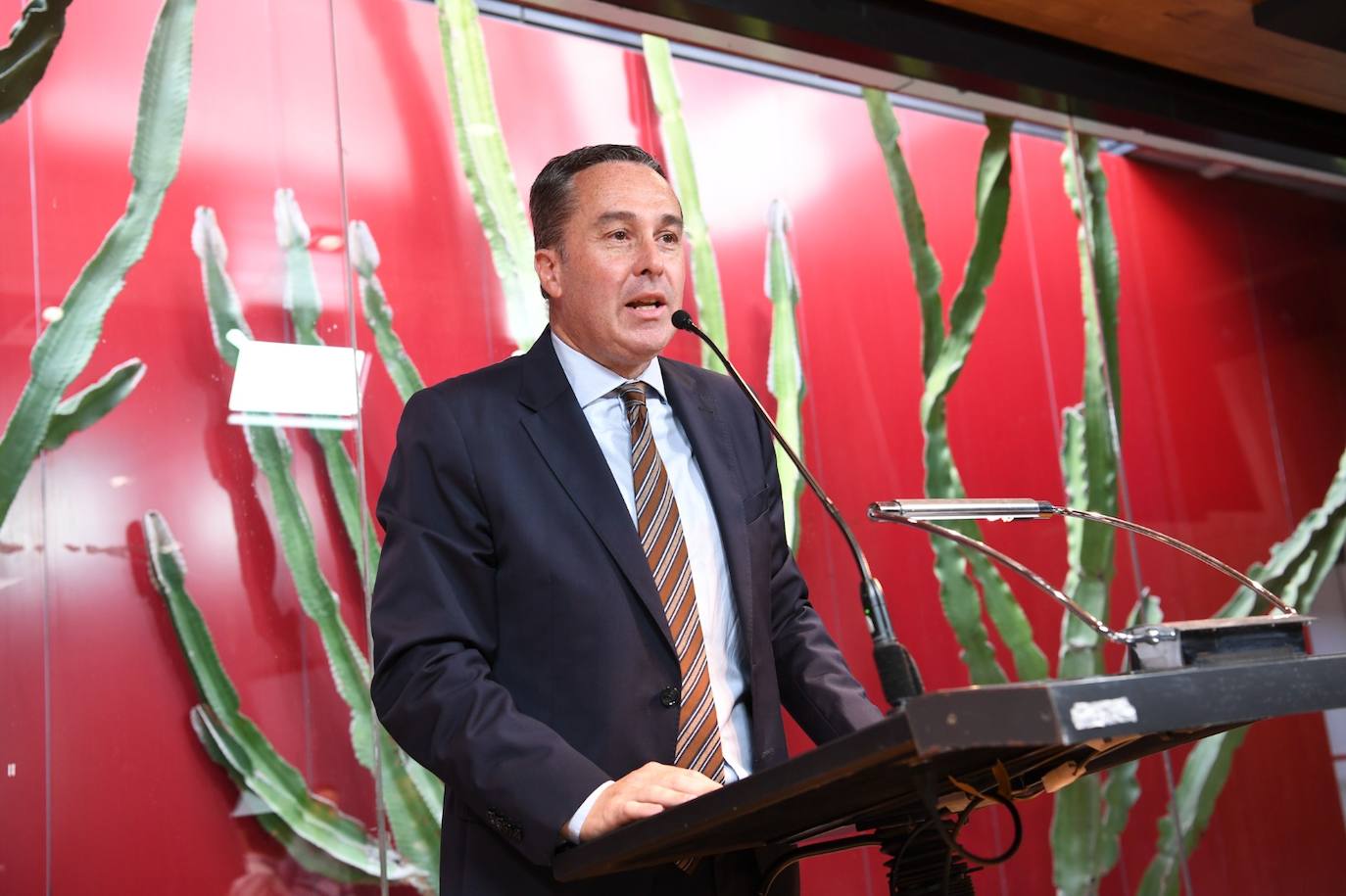 Fotos: Encuentro con el presidente de la Confederación Canaria de Empresarios, Pedro Ortega