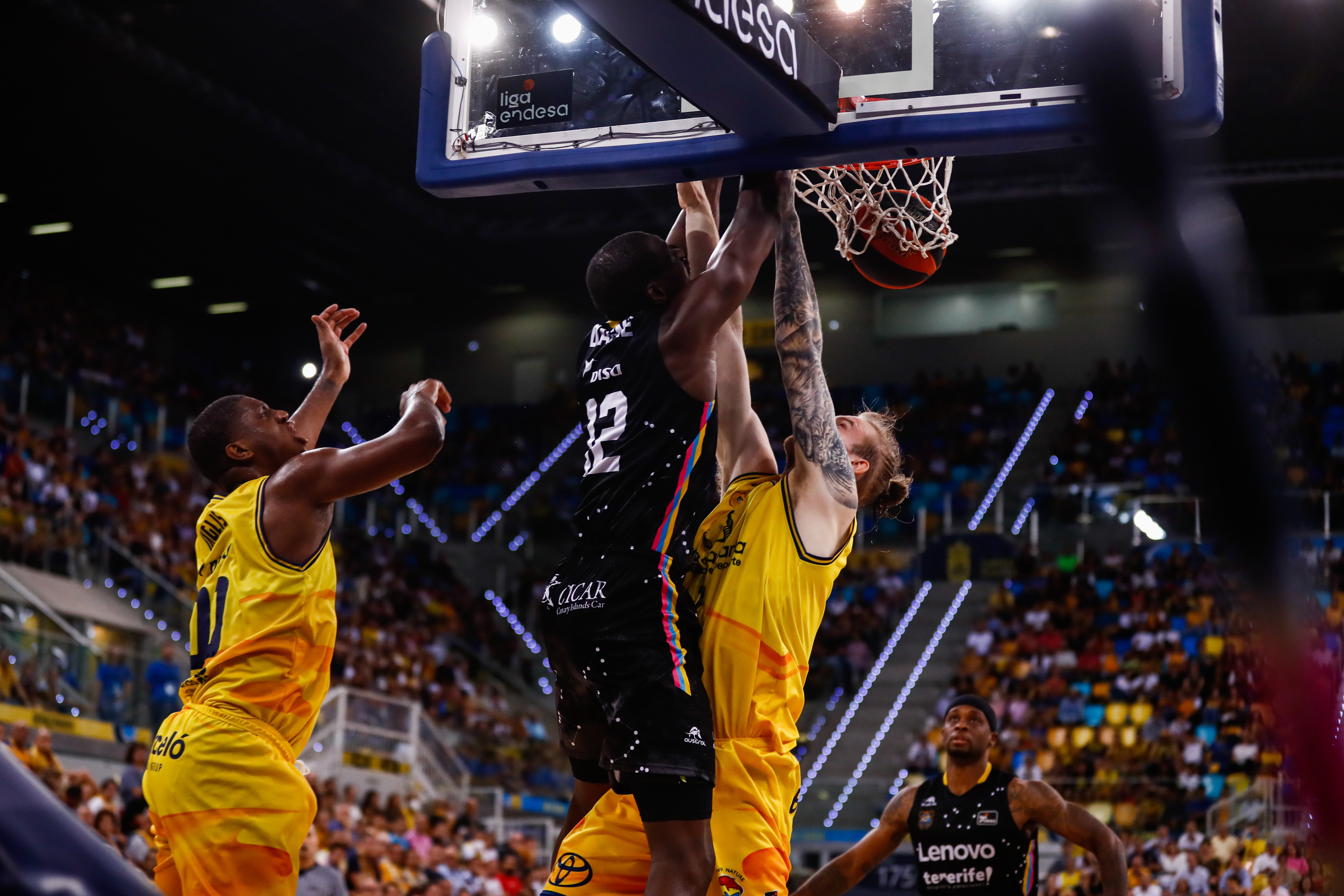 Fotos: Las mejores imágenes del derbi Granca-Lenovo