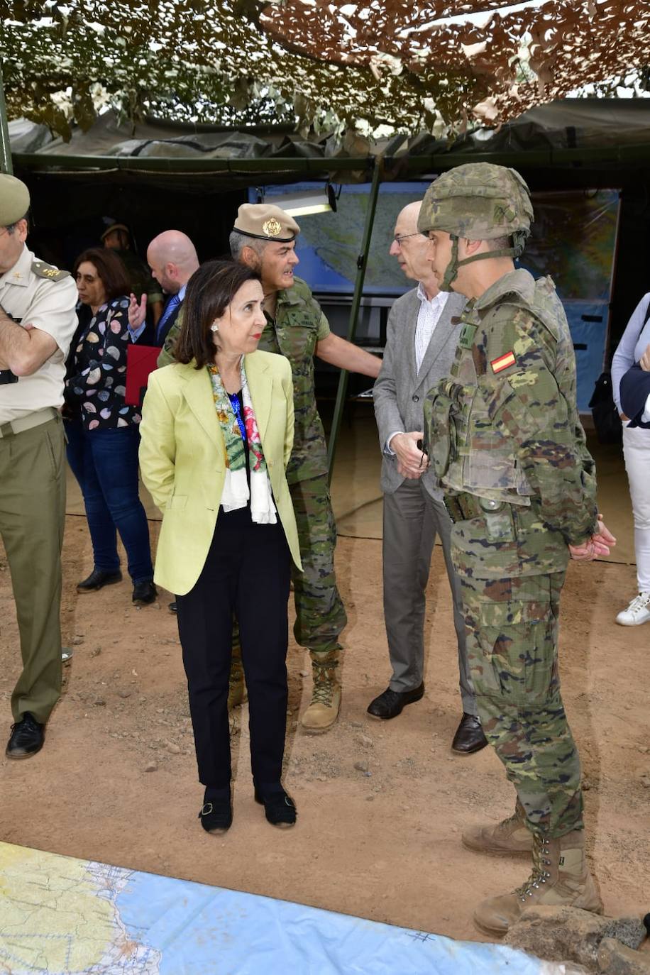Fotos: La ministra de Defensa, Margarita Robles, visita la base del Ejército de Tierra General Alemán Ramírez y el Arsenal de la Armada