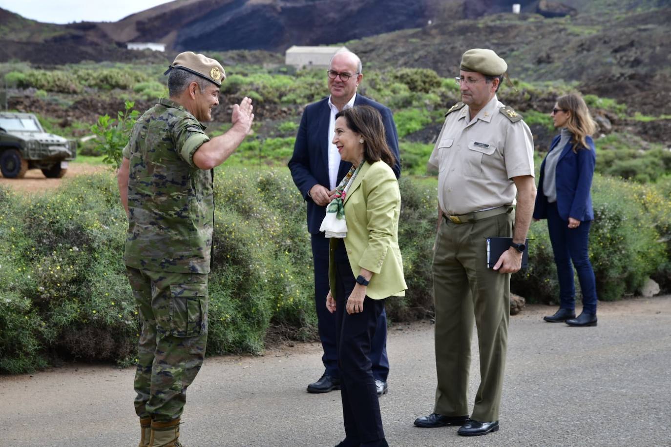 Fotos: La ministra de Defensa, Margarita Robles, visita la base del Ejército de Tierra General Alemán Ramírez y el Arsenal de la Armada
