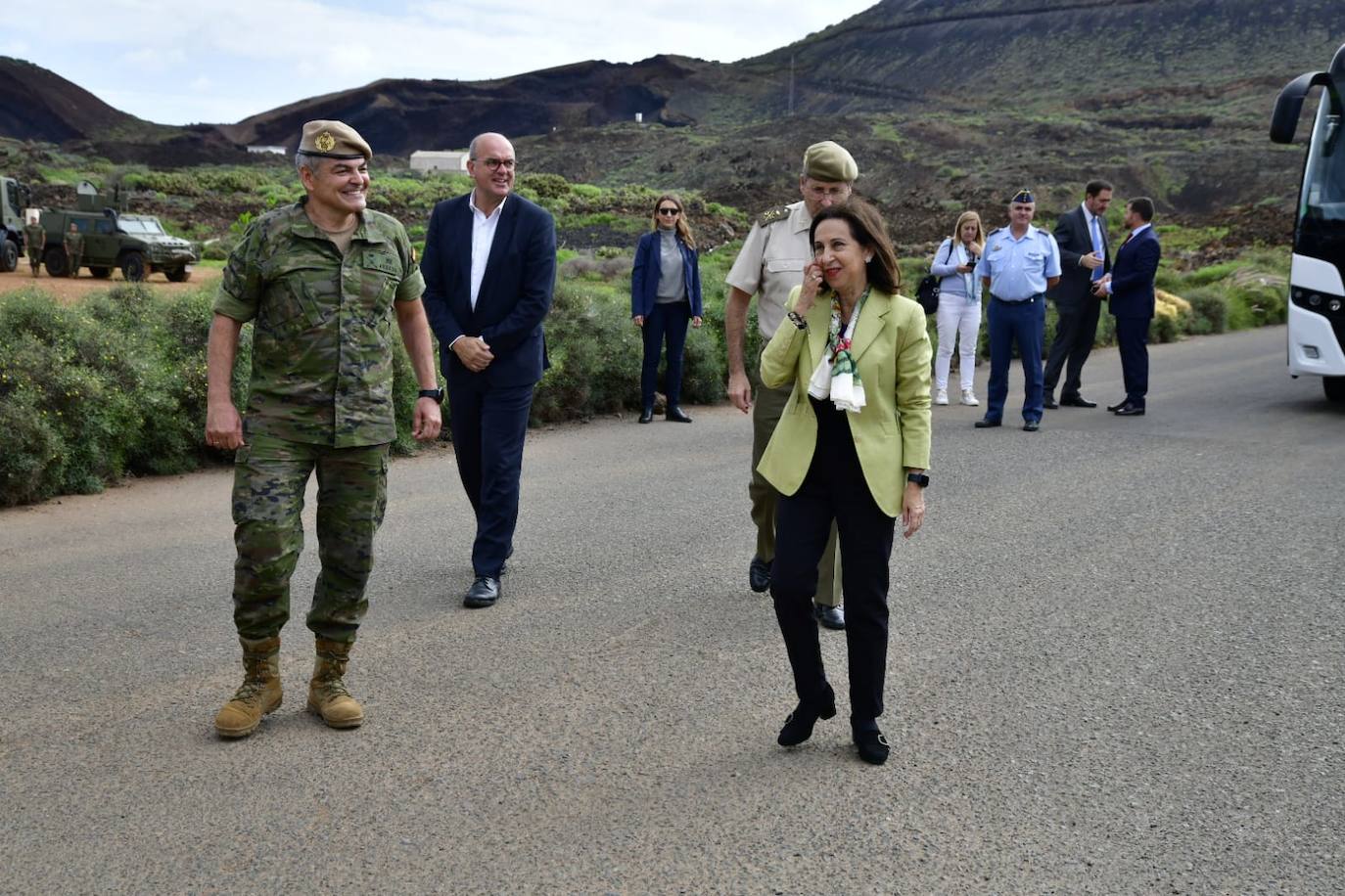 Fotos: La ministra de Defensa, Margarita Robles, visita la base del Ejército de Tierra General Alemán Ramírez y el Arsenal de la Armada