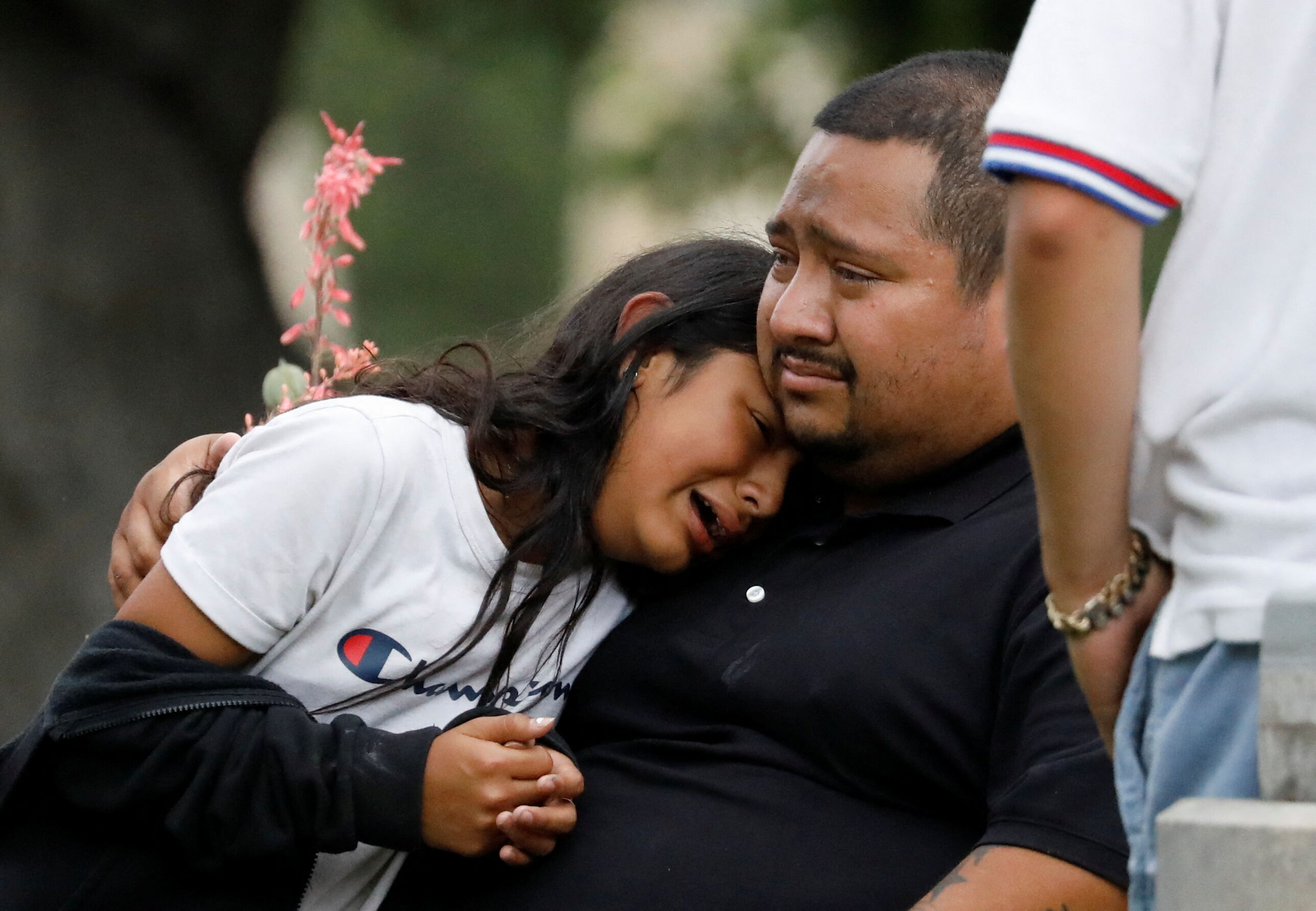Familiares de los alumnos de la escuela de Uvalde, en Texas, lloraban angustiados mientras esperaban a los pequeños que salieron ilesos tras el tiroteo ocurrido en mayo.