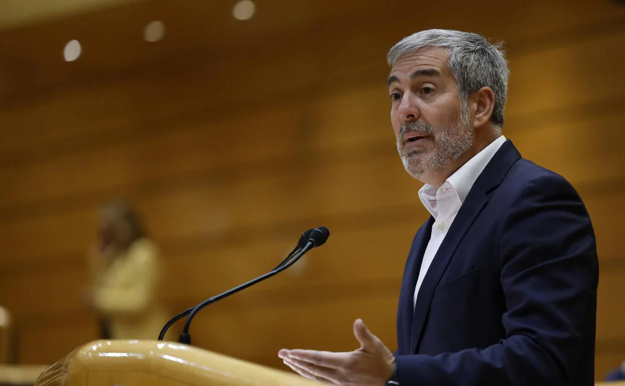 El senador de CC, Fernando Clavijo, durante un pleno del Senado. 