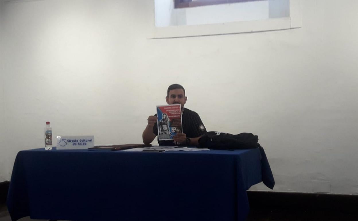 Imagen de la rueda de prensa de Jazael Quevedo este miércoles. 