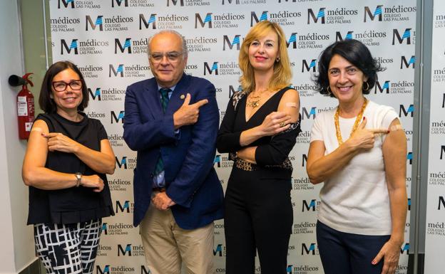 Los responsables de los colegios de Farmacia, Odontología, Enfermería y Medicina se vacunaron contra la gripe. 
