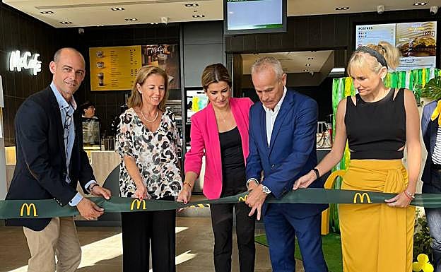 Imagen principal - McDonald&#039;s reafirma su avance con su tercer restaurante en Lanzarote