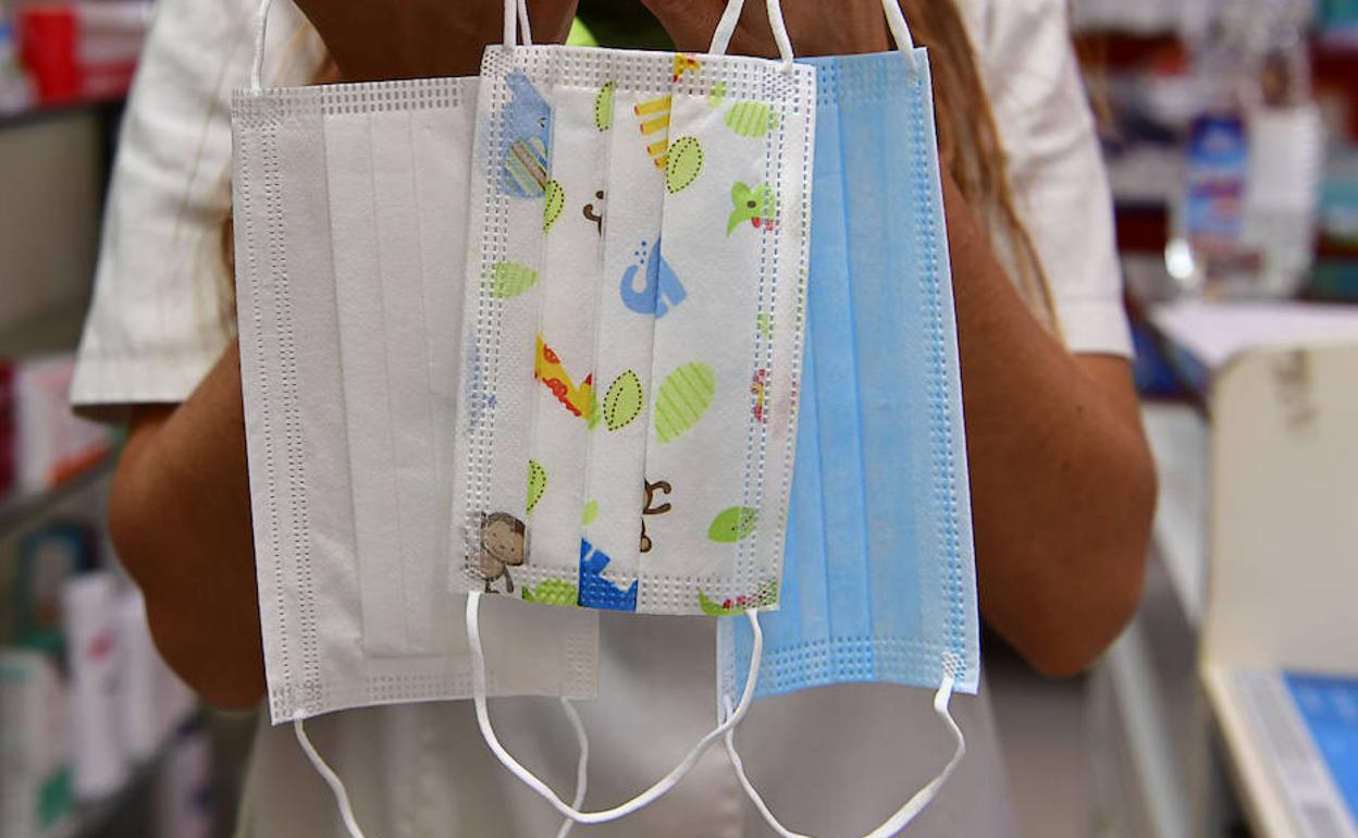 Mascarillas higiénicas infantiles y para personas adultas. 