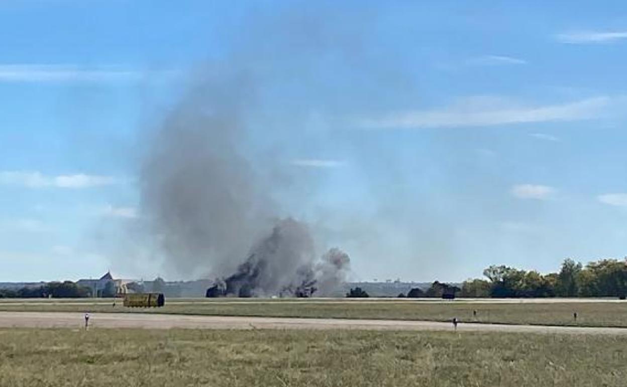 Imagen de la colisión durante el espectáculo aéreo de Dallas. 