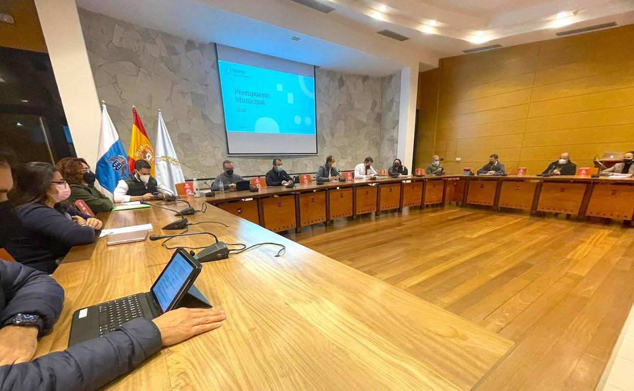 Foto de archivo de una sesión plenaria del Ayuntamiento de Agüimes. 