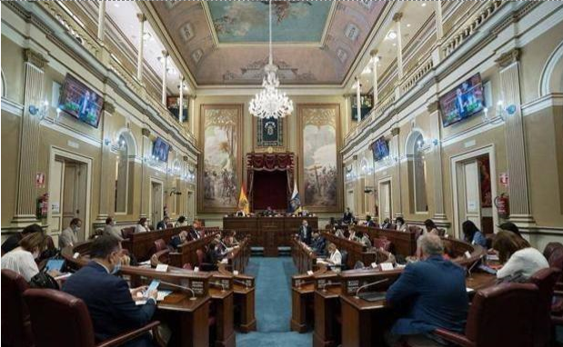 El Parlamento da el visto bueno a los cambios del REF en los presupuestos