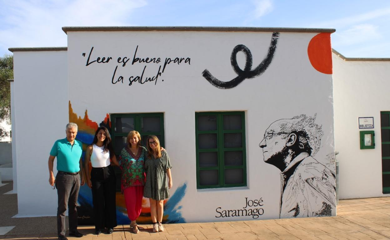 Mural en Tías dedicado a José Saramago. 