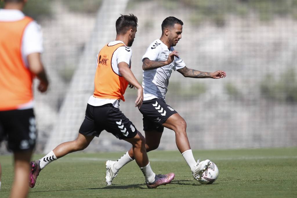 Viera, junto a Óscar Clemente en el entrenamiento de este jueves. 