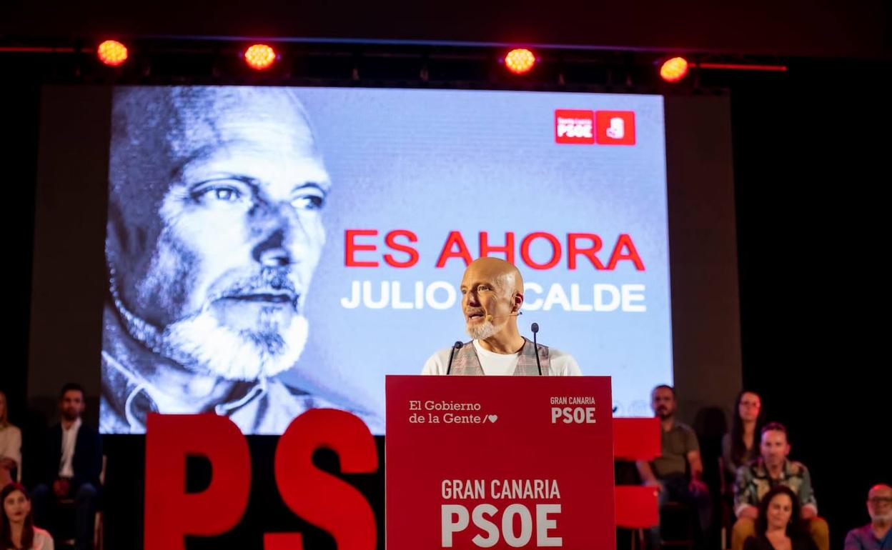 Julio Ojeda, en un momento de su presentación. 