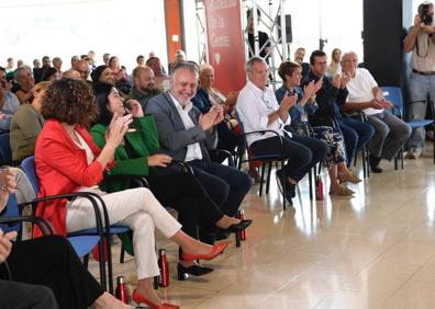 Imagen secundaria 1 - Carolina Darias confirma su candidatura