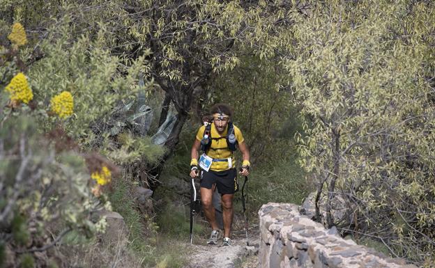 Imagen principal - Luca Papi vuelve a reinar en el WAA 360º The Challenge Gran Canaria