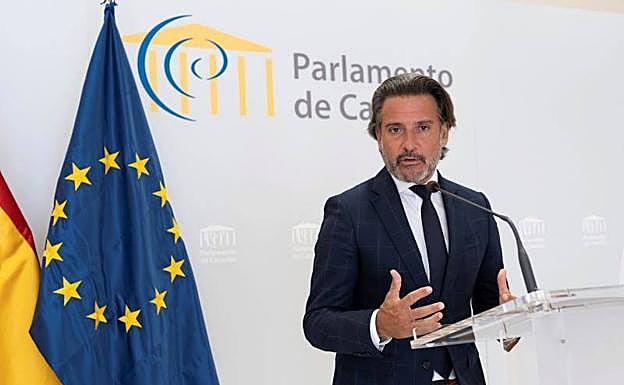 El presidente del Parlamento de Canarias, Gustavo Matos. 