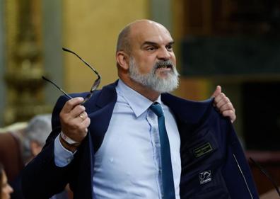 Imagen secundaria 1 - El Congreso aprueba los terceros Presupuestos de Sánchez en un debate calentado por Vox 