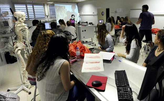 En Medicina «no ha sentado bien» que la Junta decida no ampliar las plazas