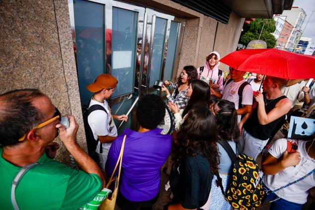 Fotos:Escuela de Arte y Superior de Diseño de Gran Canaria sale a la calle a protestar