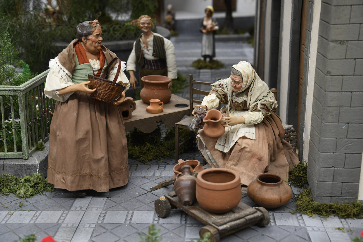 Fotos: HiperDino presenta su Belén, que este año cuenta con 200 piezas