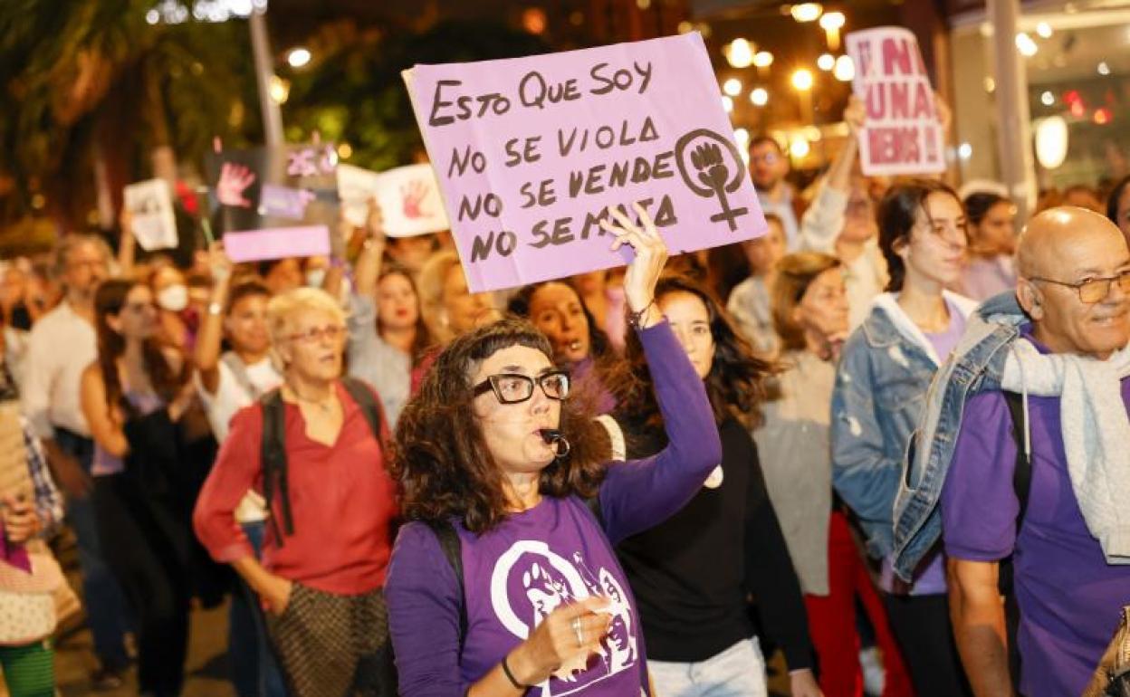 Imagen de la manifestación por el 25N en la capital grancanaria. 