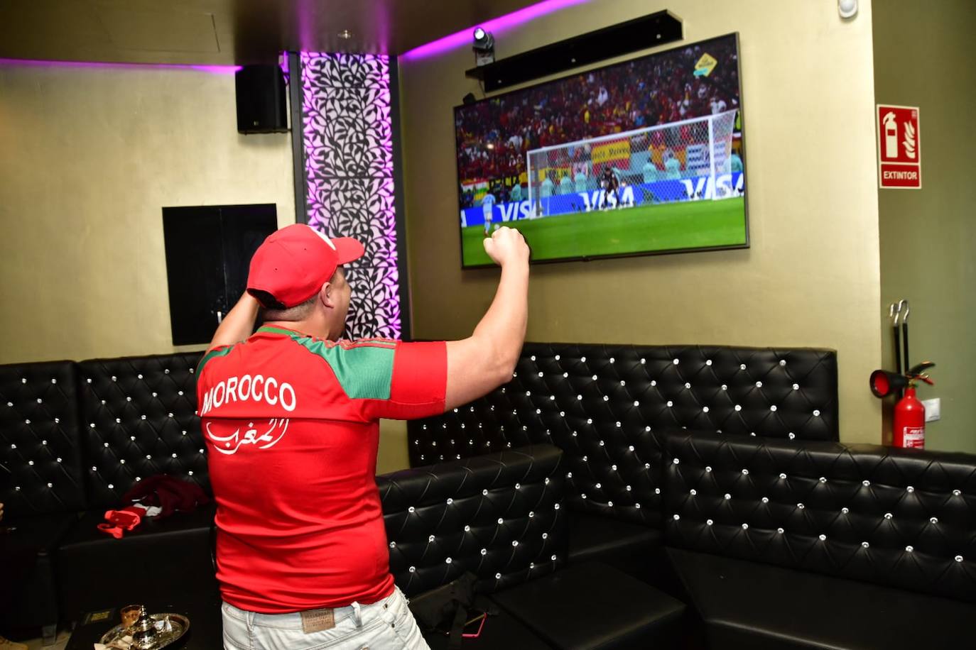 Fotos: Aficionados de Marruecos ven el partido en Vecindario