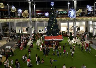 Imagen secundaria 1 - Las compras navideñas se incrementan este puente de dicembre. 