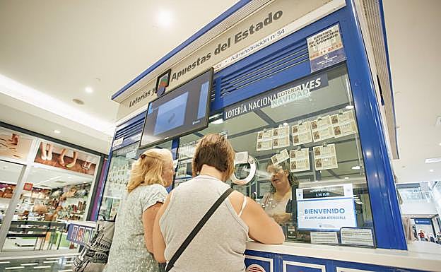 Solo el 'Gordo', segundo y tercer premio tributan a Hacienda