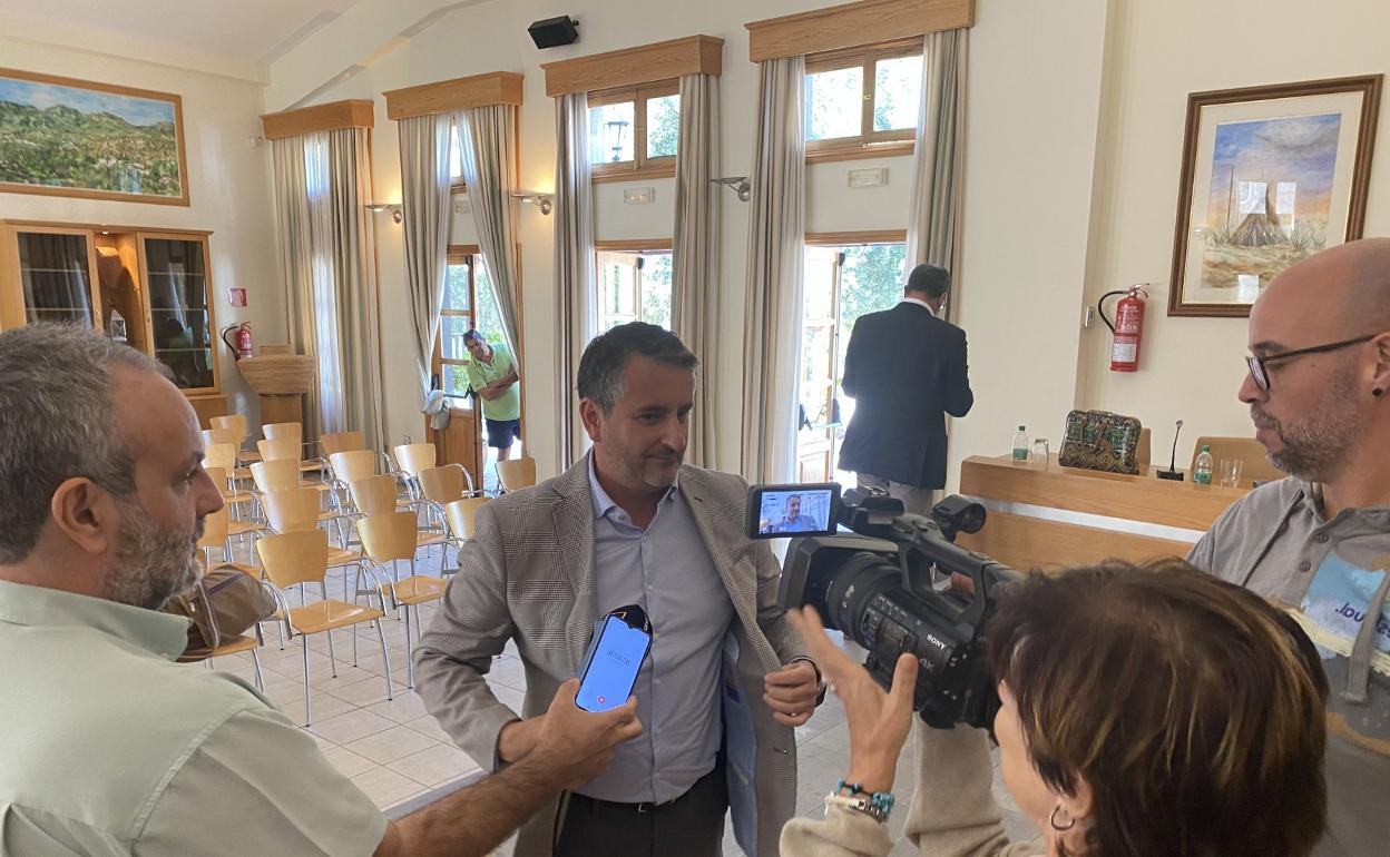 En la imagen, Sergio Vega, tras acabar el último pleno municipal. 