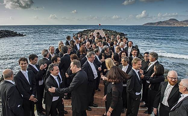 Imagen principal - El Festival de Música de Canarias pone a la venta las entradas para casi sesenta conciertos