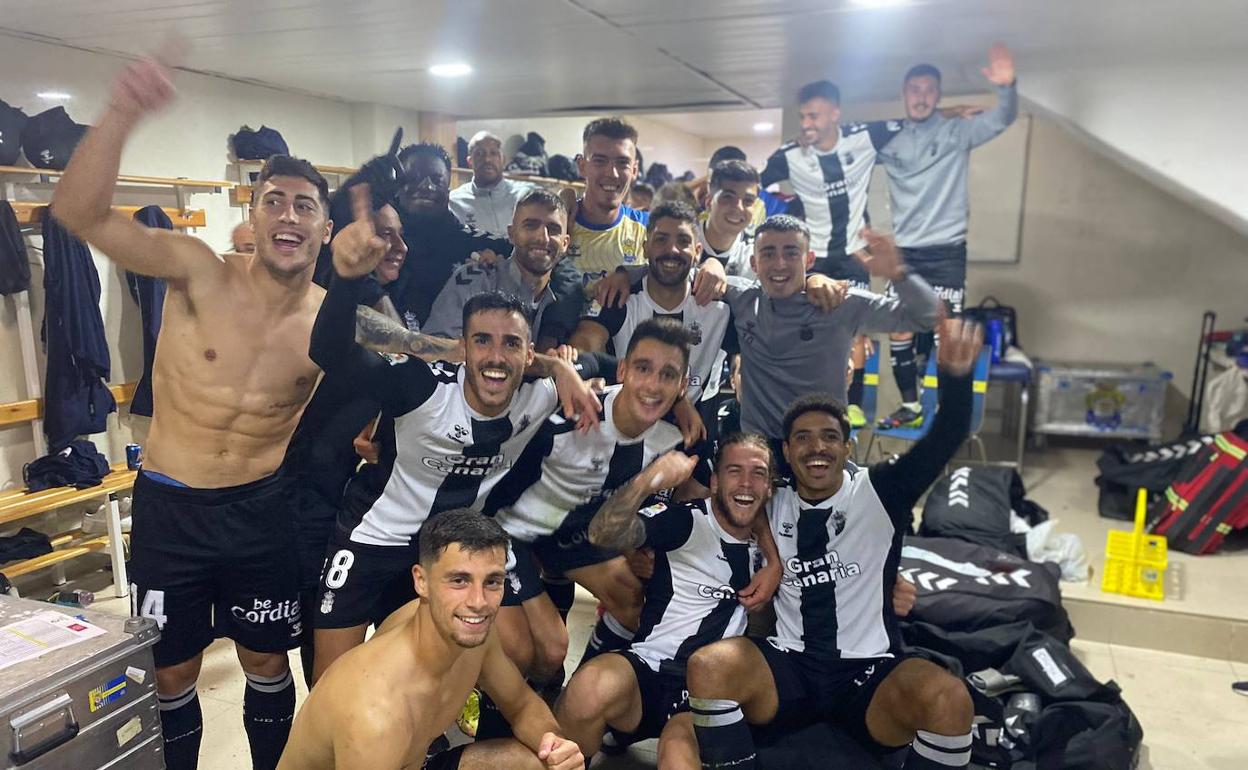 Así se celebró en el vestuario de la UD el triunfo frente al Villarrreal B. 