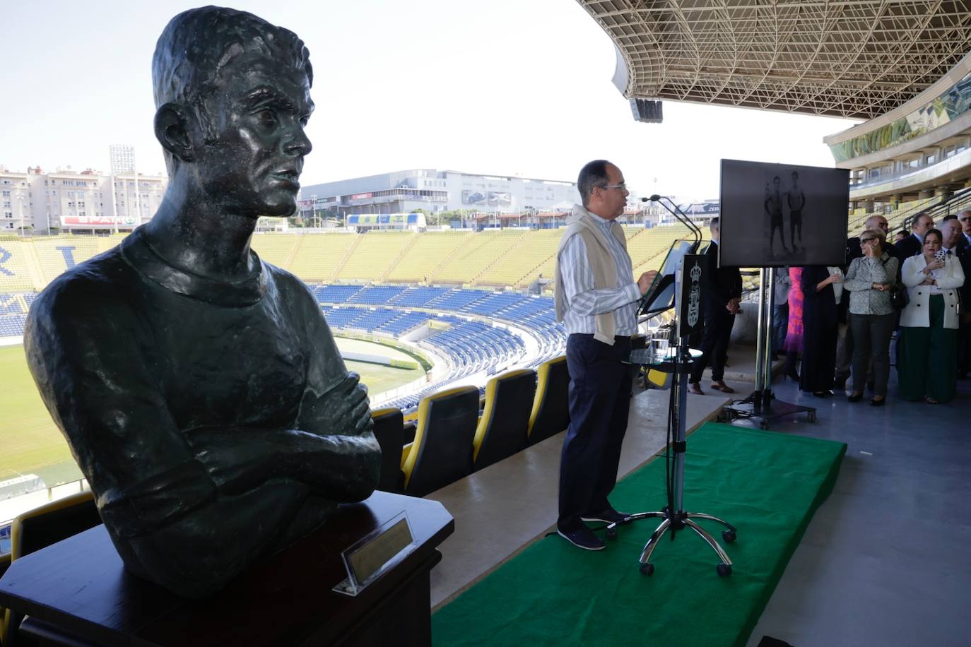 Fotos: La UD celebra su tradicional almuerzo de navidad