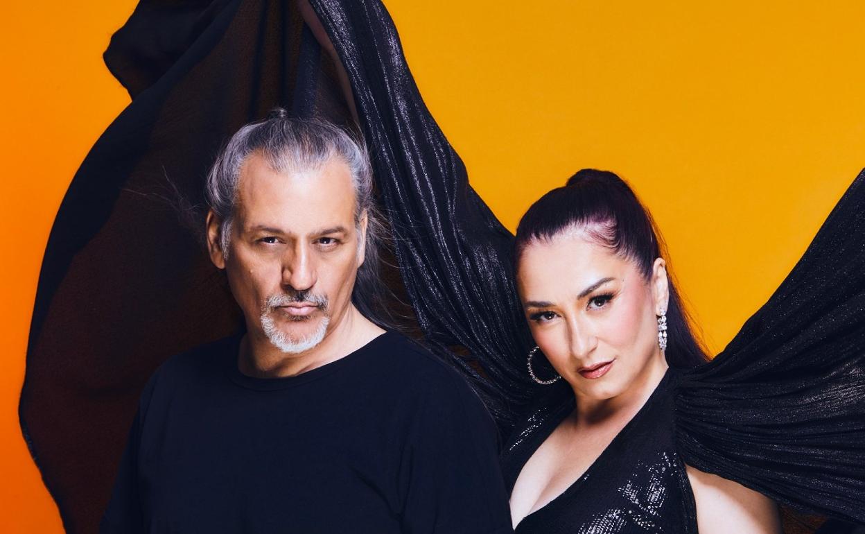 Imagen promocional del popular dúo musical Camela. 