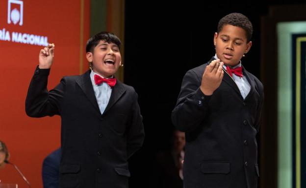 Adrián Monteiro y Fabián Aarón Vega cantaron el 45250