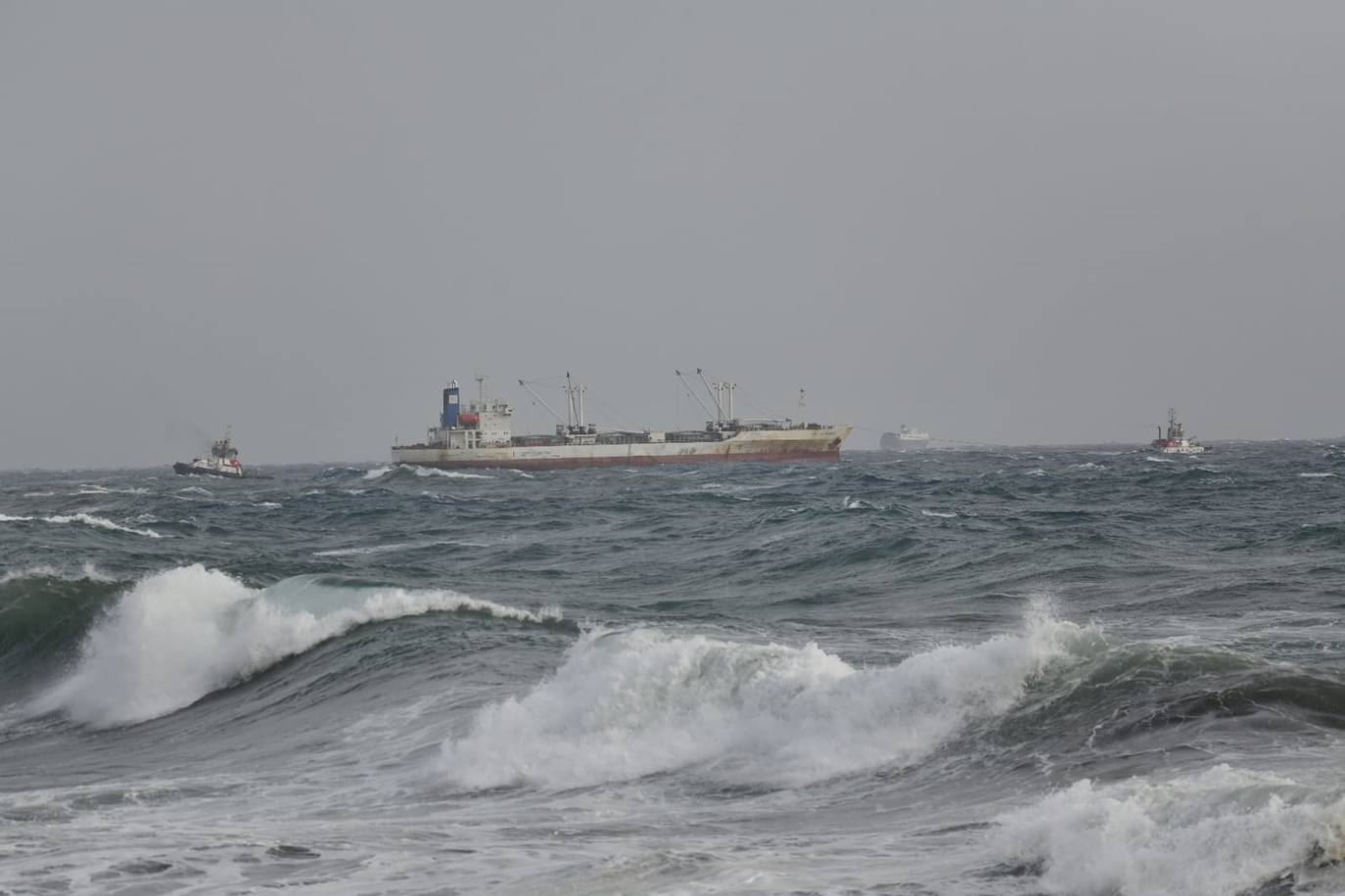 Imagen secundaria 1 - Salvamento rescata varias embarcaciones en Gran Canaria