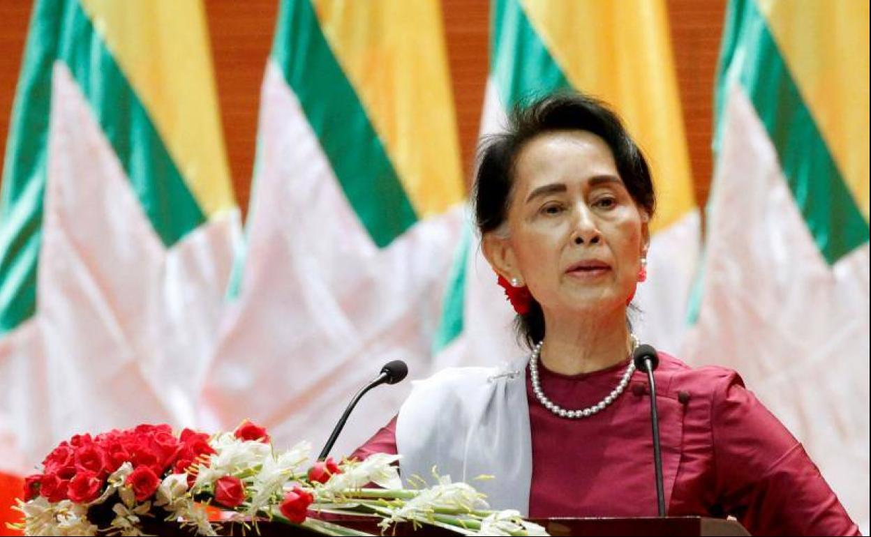 Aung San Suu Kyi, durante un discurso a la nación en una imagen de archivo de 2017.