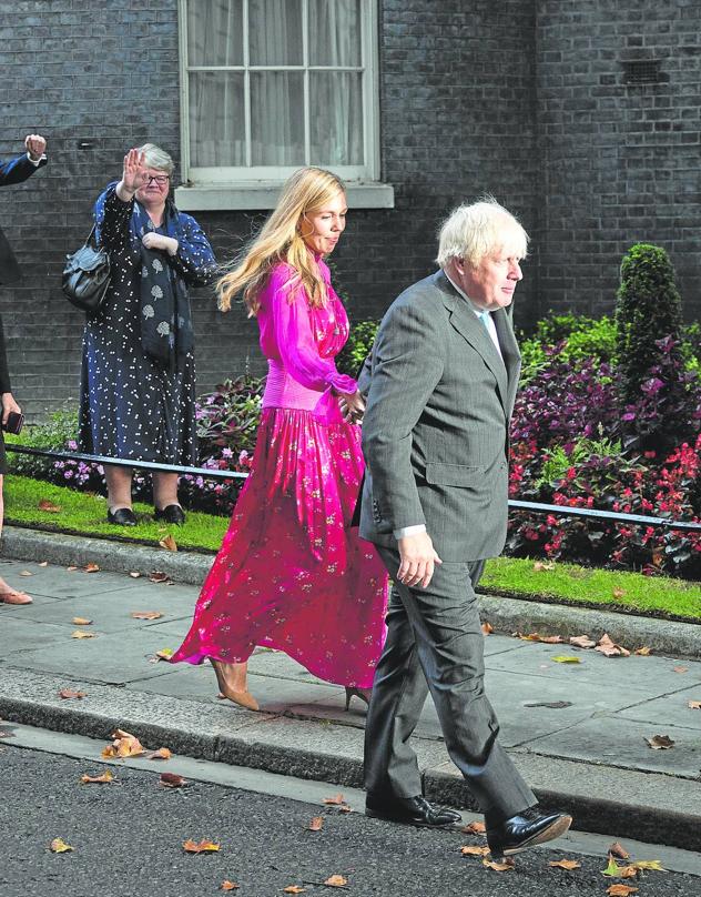 La política británica ha vivido un año turbulento, que tiene mucho que ver con la ruptura con la Unión Europea y las consecuencias de esa decisión refrendada por la ciudadanía en referéndum. Boris Johnson, que fue uno de los artífices del brexit, acabó dimitiendo rodeado de escándalos.