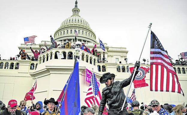 Asalto al símbolo de la democracia. Alentados por Donald Trump, sus seguidores tomaron e Capitolio de Estados Unidos. 