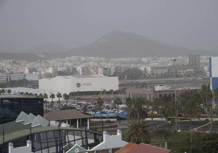 Las temperaturas en ascenso y la calima nos saludan este miércoles en Canarias