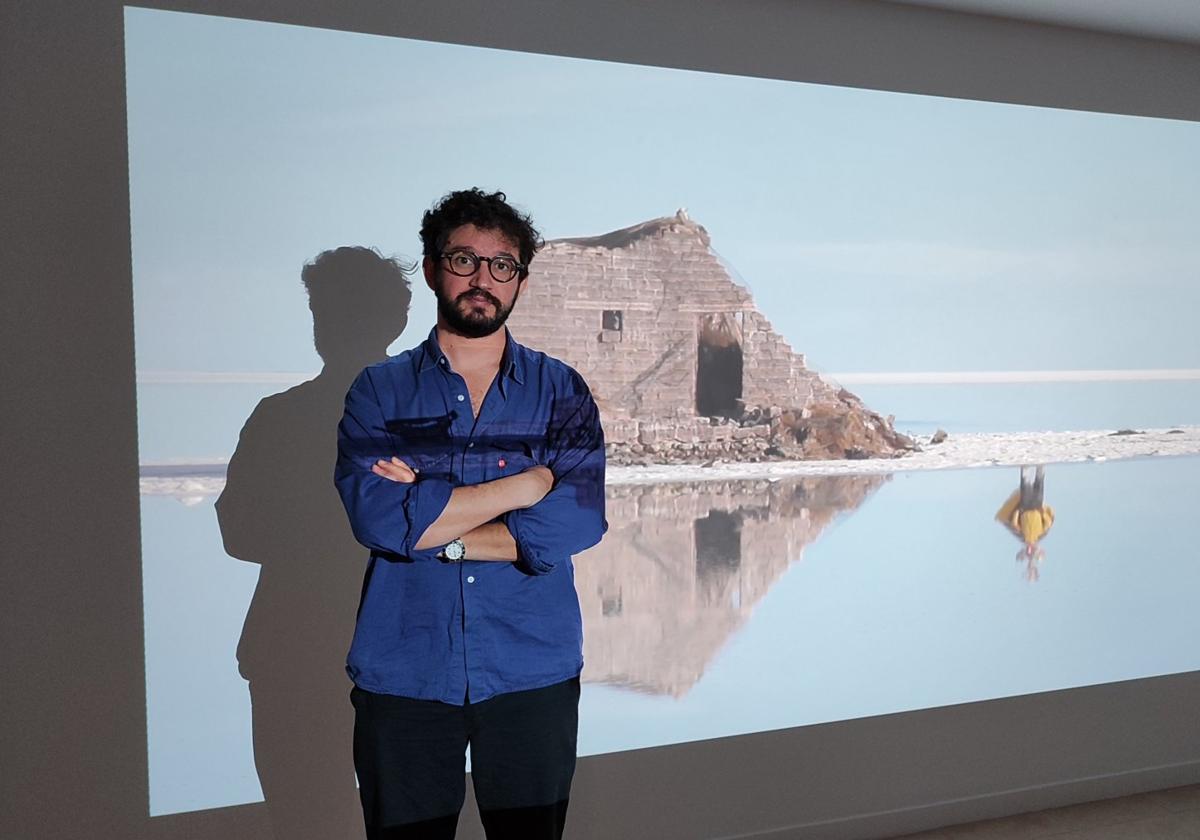 Enrique Ramírez opens the window of reflection