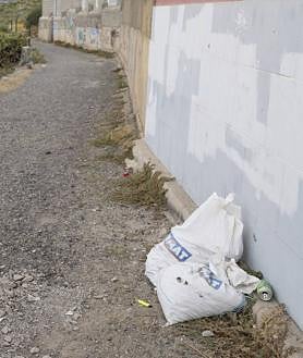 Imagen secundaria 2 - Iorio muestra en la imagen superior la zona de actuación. Imágenes del camino real al Pino.