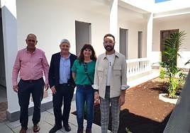 La consejera insular de Vivienda visitó ayer la obra de Miraflor.