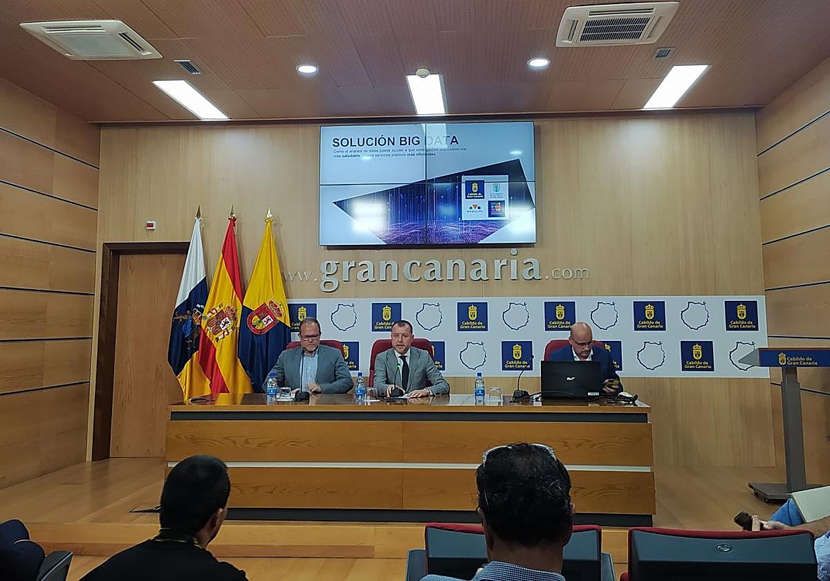 José Eduardo Ramírez, Teodoro Sosa y César García, en la presentación de este miércoles.