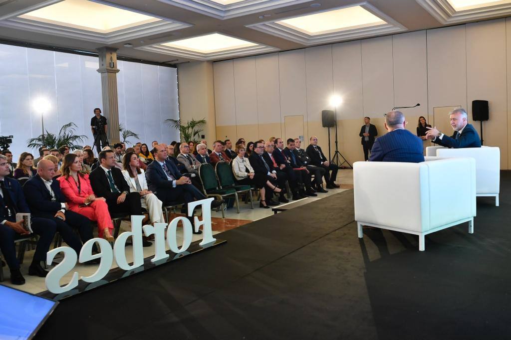 Torres se reúne con el presidente y editor de Forbes España, Andrés Rodríguez