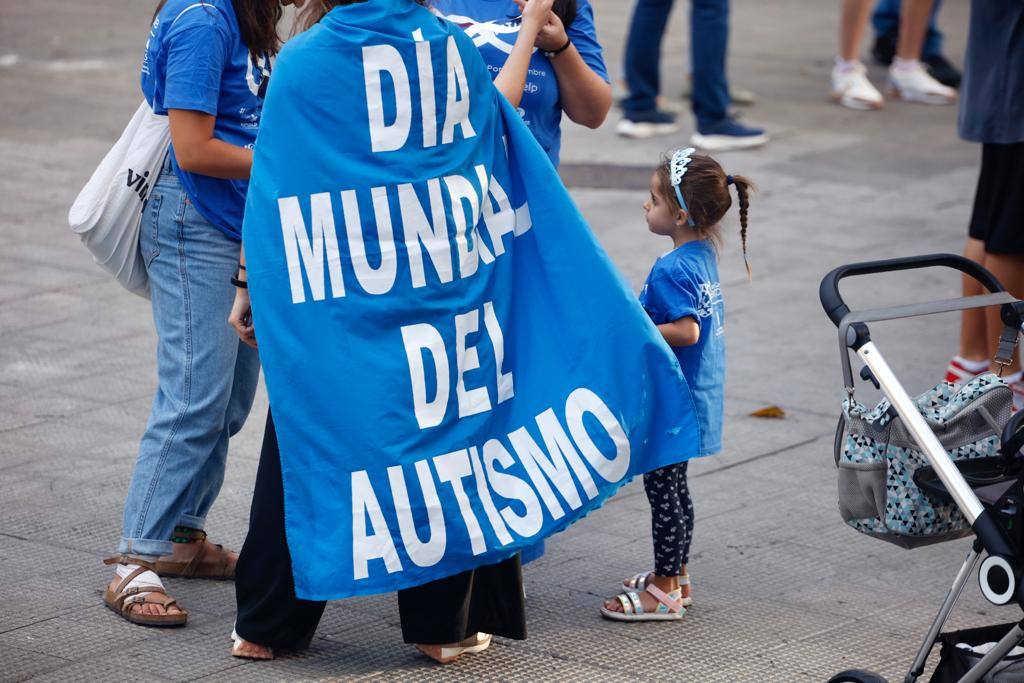 Marcha azul para concienciar sobre el autismo