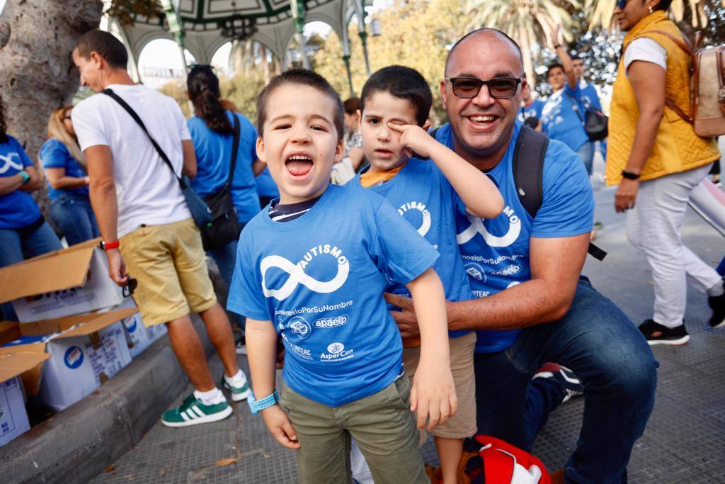 Marcha azul para concienciar sobre el autismo