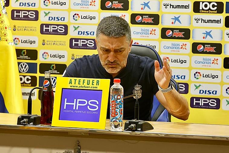 García Pimienta, en sala de prensa.