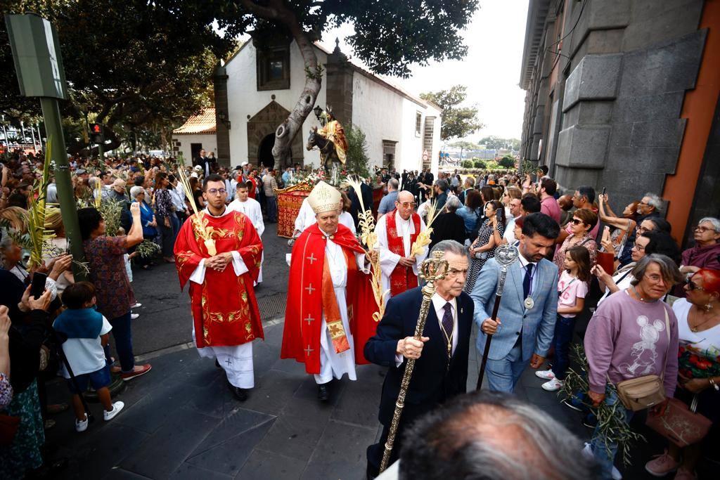 El Señor de La Burrita sale en procesión