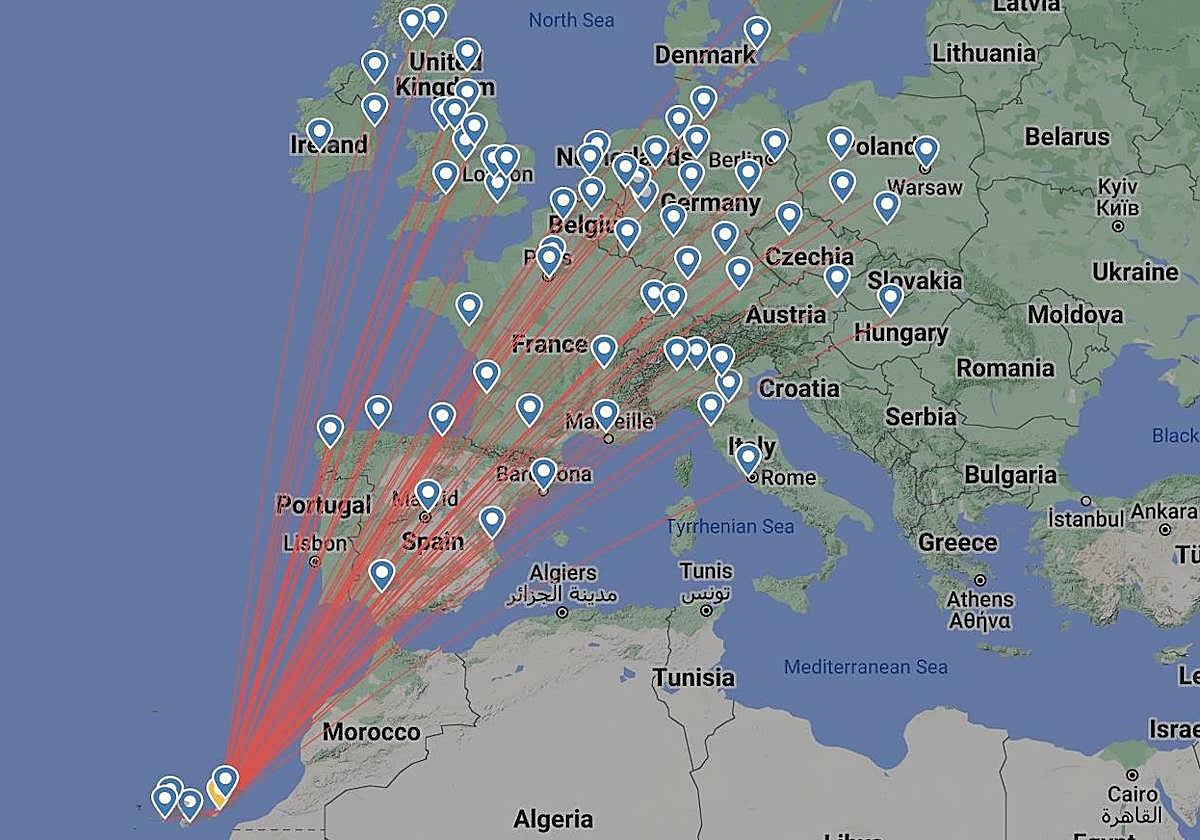 Imagen del tráfico aéreo hacia Canarias en el comienzo de la Semana Santa.
